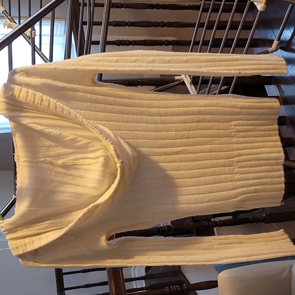 Sweater - Picture 2 of 3